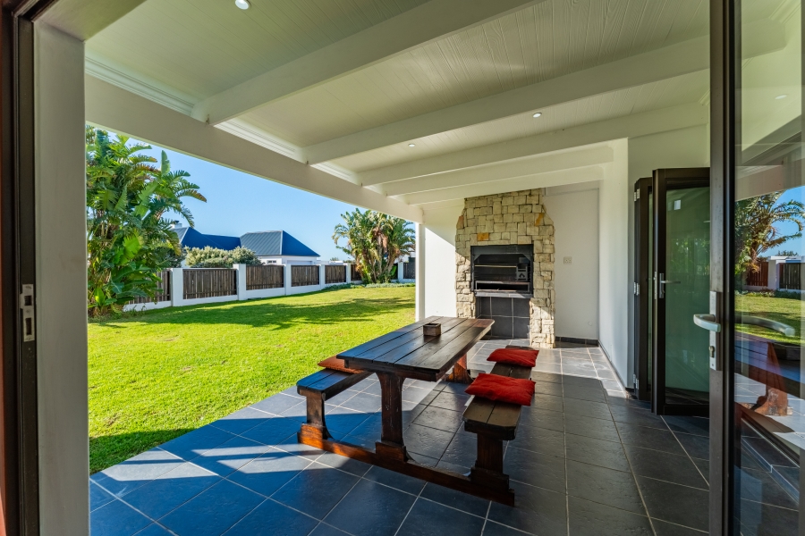 To Let 4 Bedroom Property for Rent in St Francis Links Eastern Cape